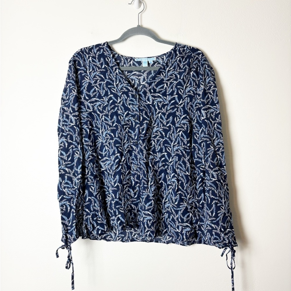 DRAPER JAMES • Women’s Feather Floral Navy Button Up Blouse Size 14